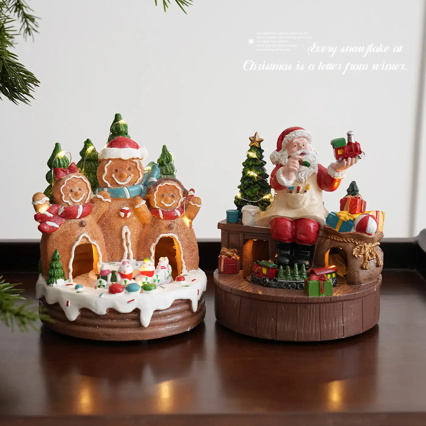 聖誕旋轉發光樹脂音樂盒擺件