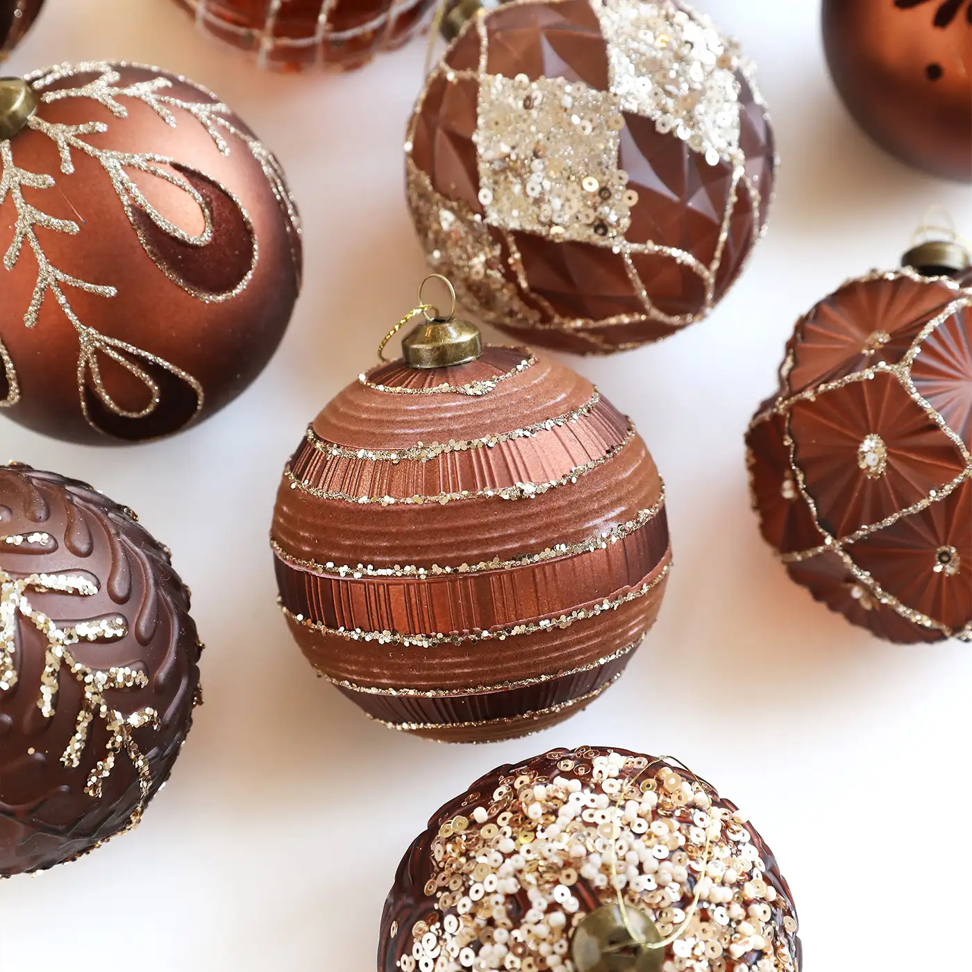8cm vintage coffee-colored Christmas ball ornament with gold glitter